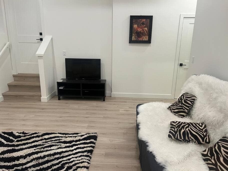 Maple Ridge vacation suite1100sf