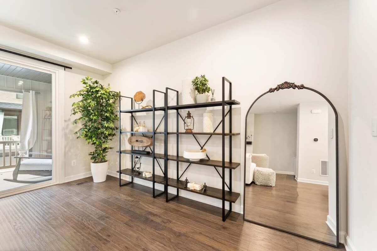 Ashburn 4-BR Homestay Close to Dulles & METRO