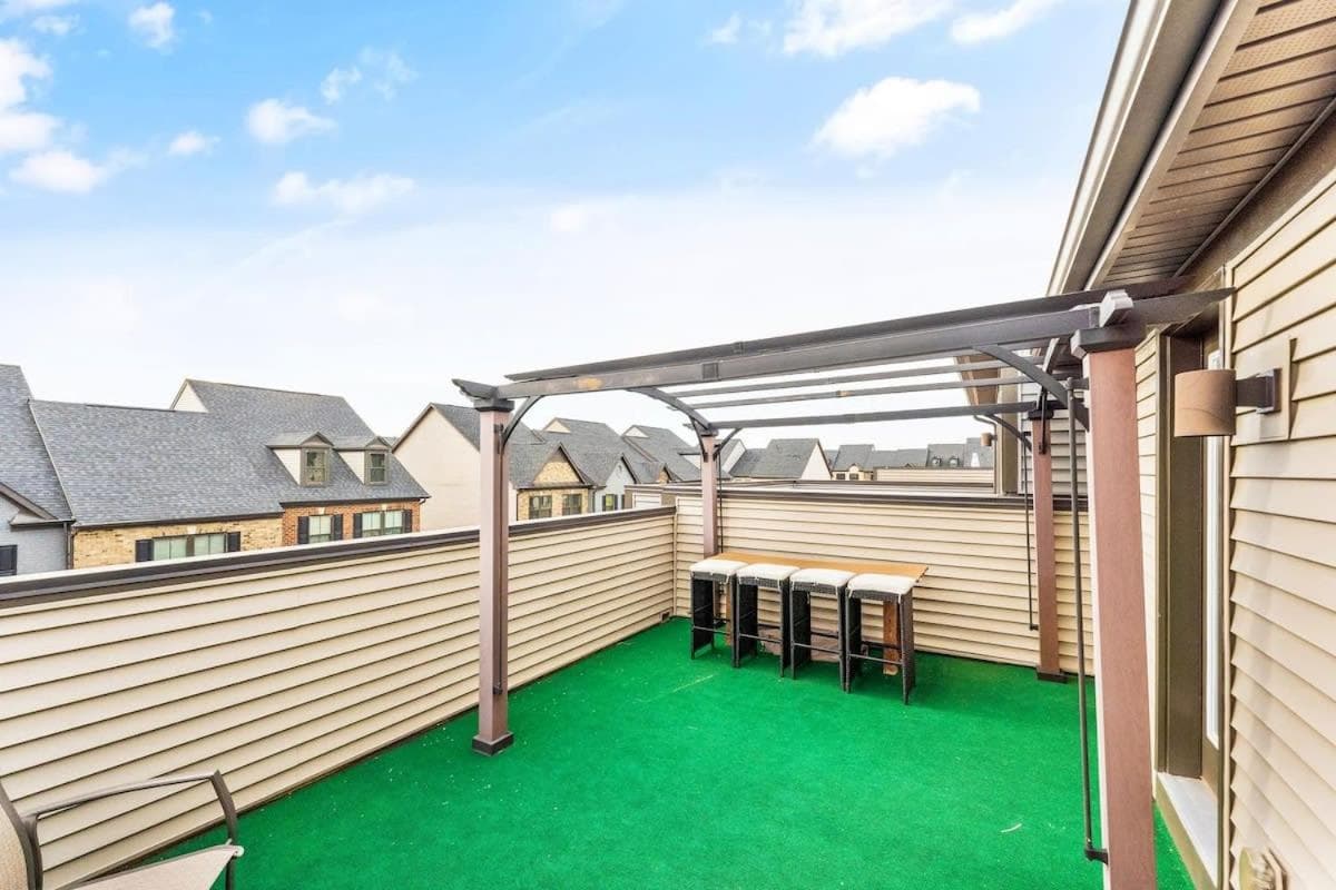 Ashburn 4-BR Homestay Close to Dulles & METRO