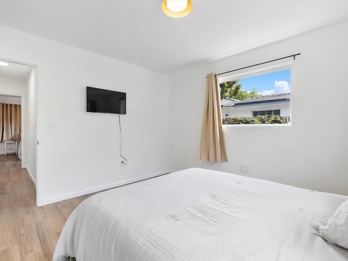 3BR Newly Renovated In Miami 15 Min To Beach
