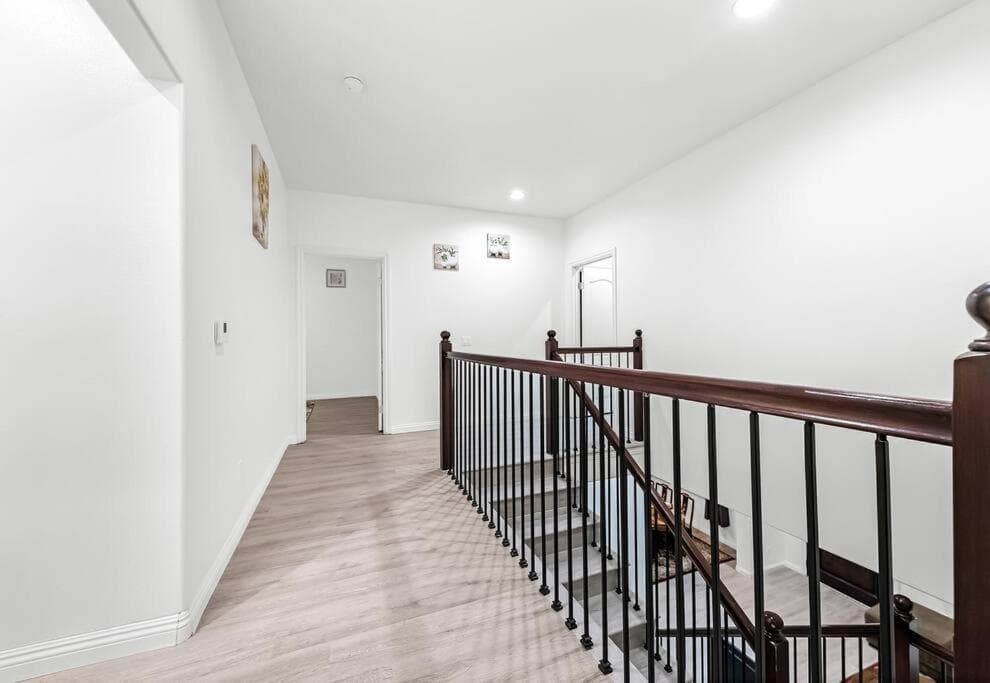 Spacious 5 BD Retreat between Disneyland and Universal