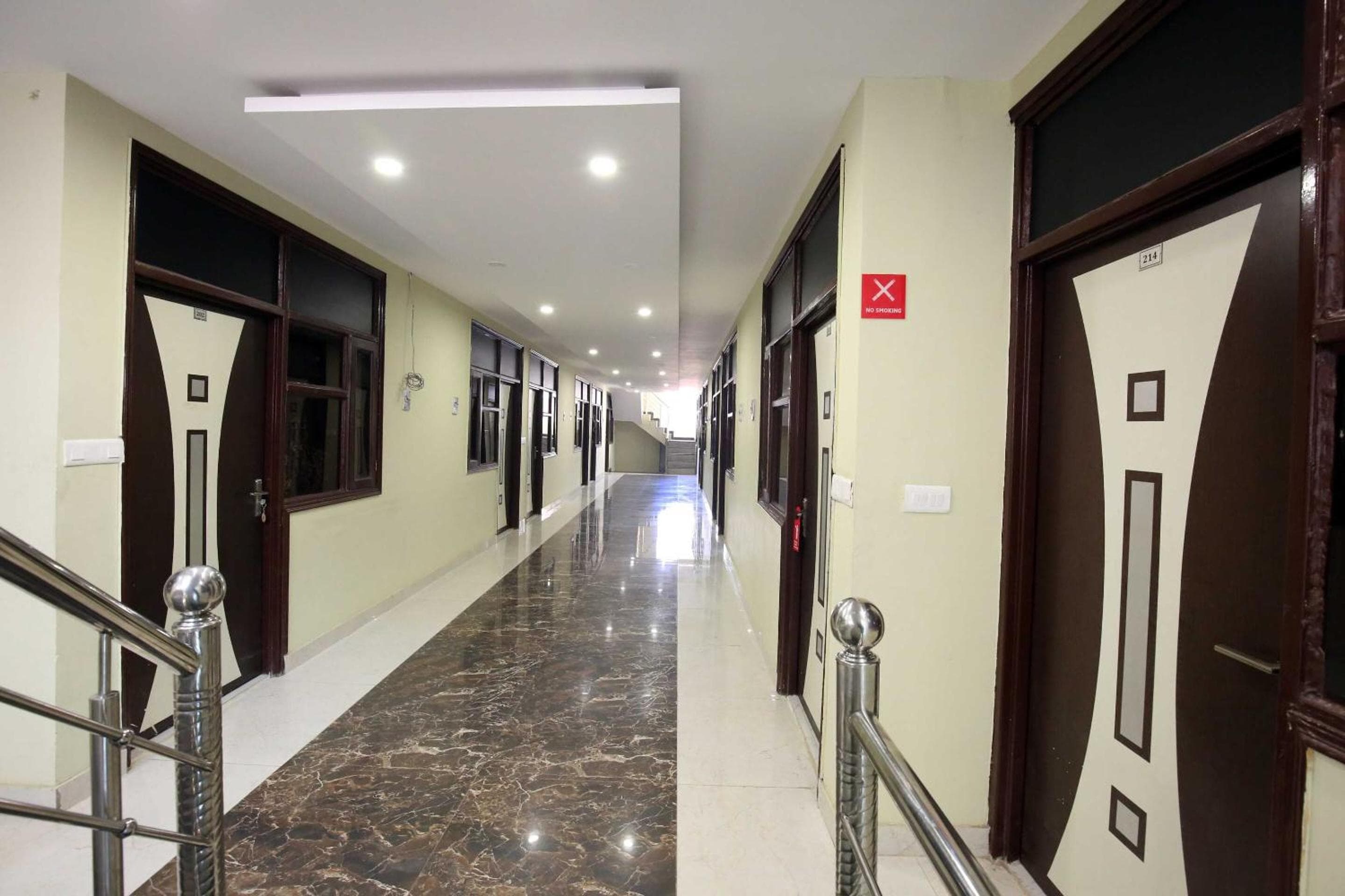Hotel O Alpine