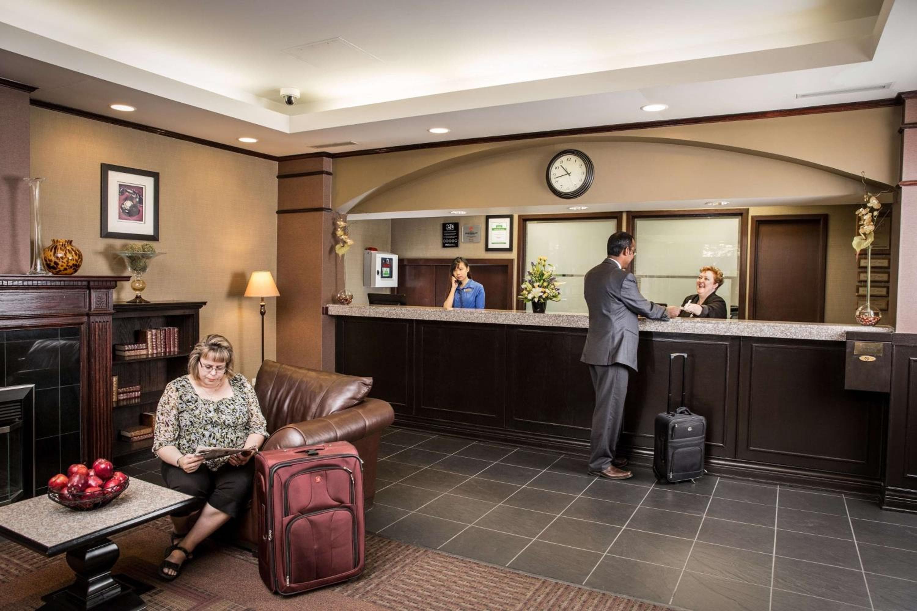 Campus Tower Suite Hotel
