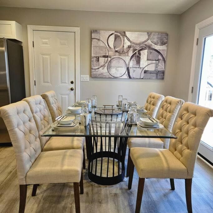 Chic Oasis: 3BR, 2BA, Private Deck