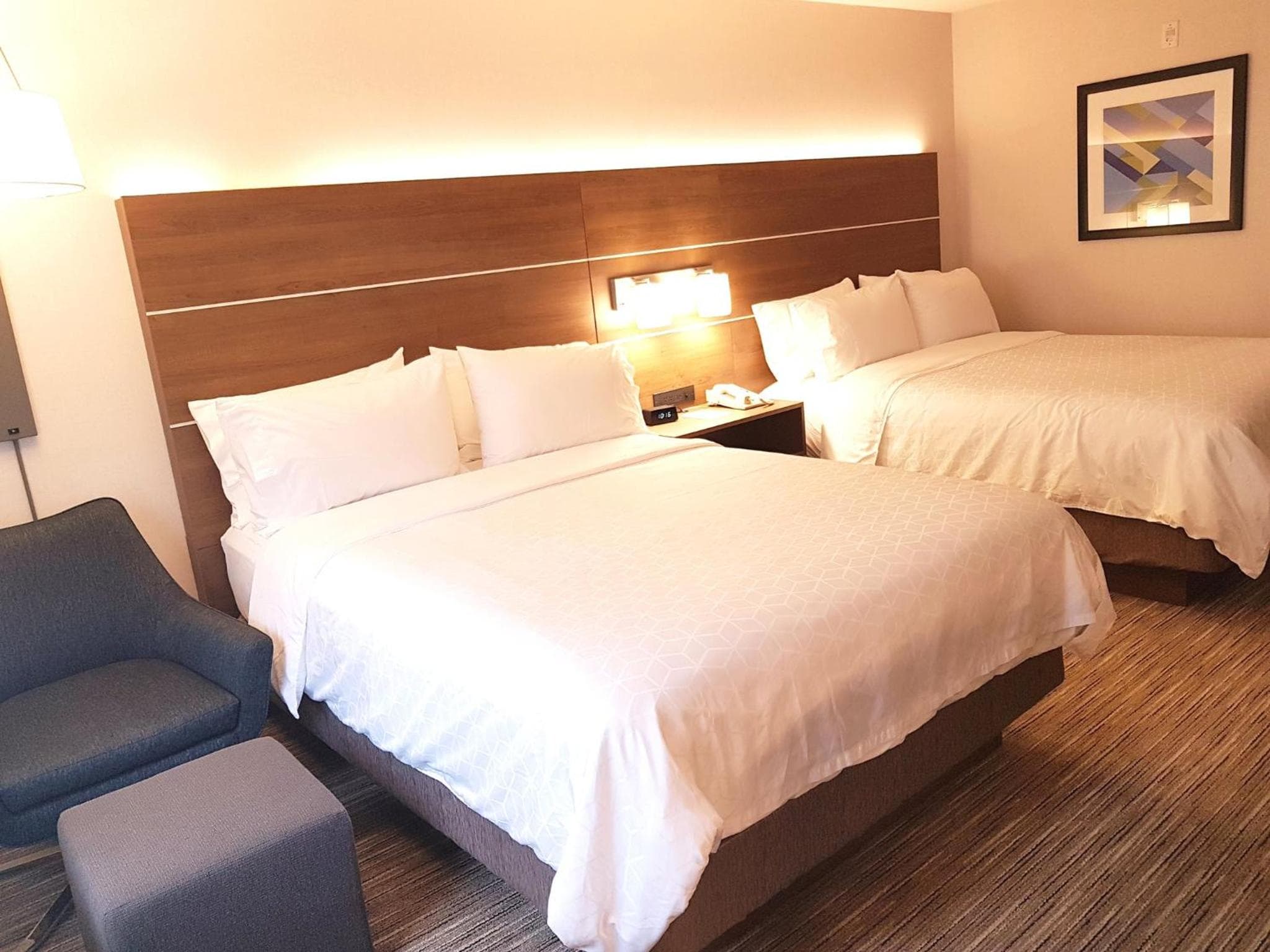Holiday Inn Express and Suites Surrey by IHG