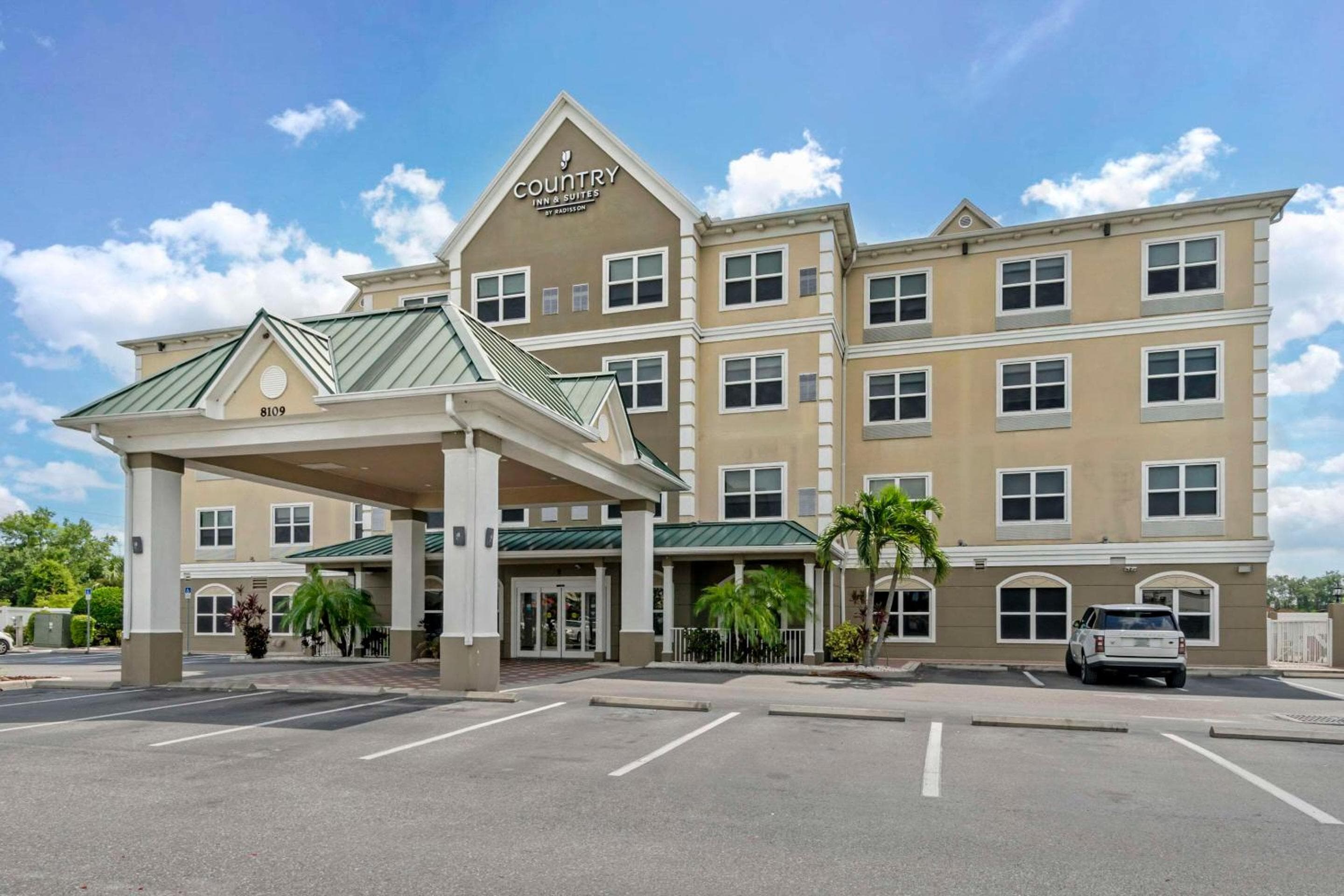 Country Inn & Suites by Radisson, Tampa Airport North, FL