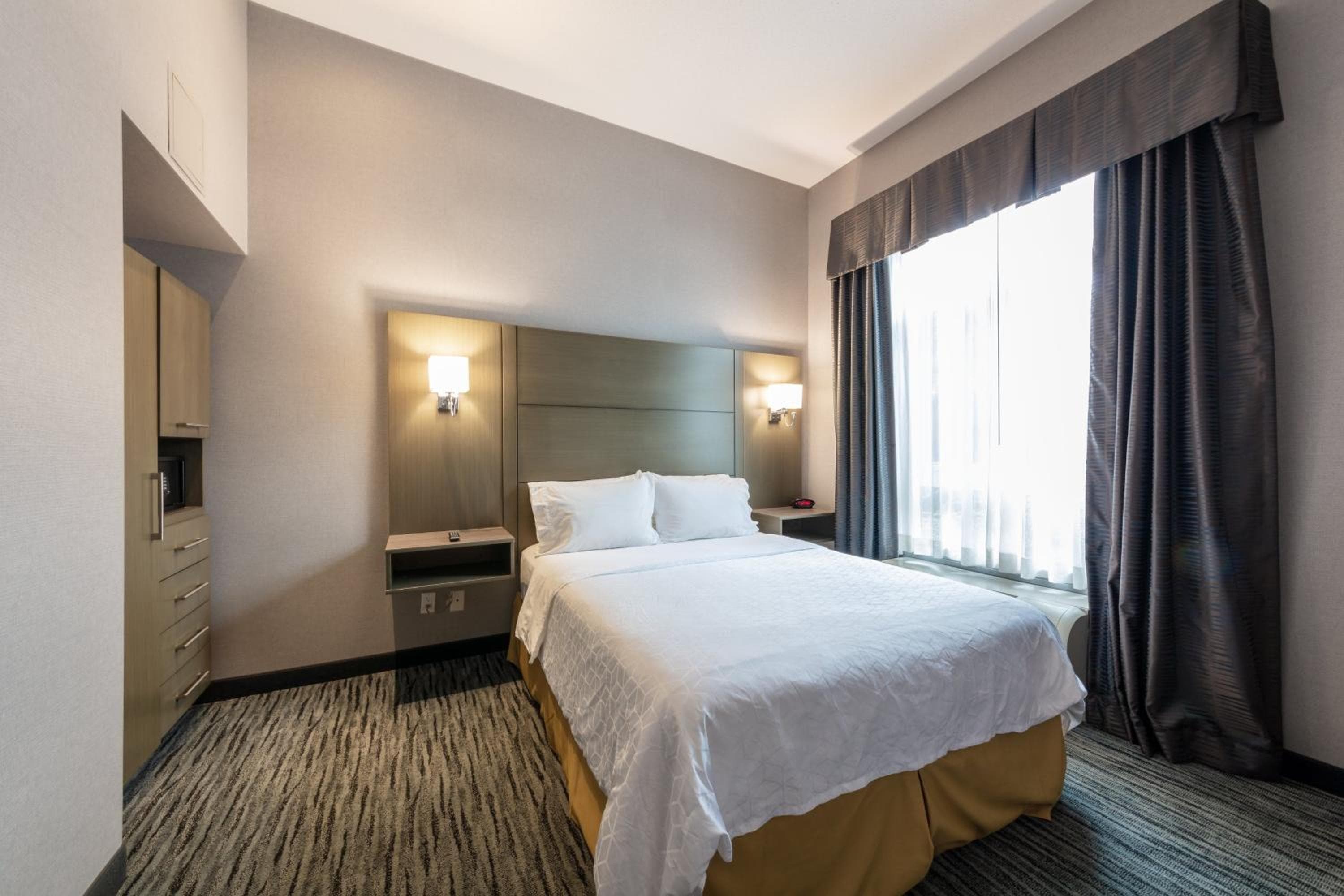 Holiday Inn Express & Suites Riverport Richmond by IHG