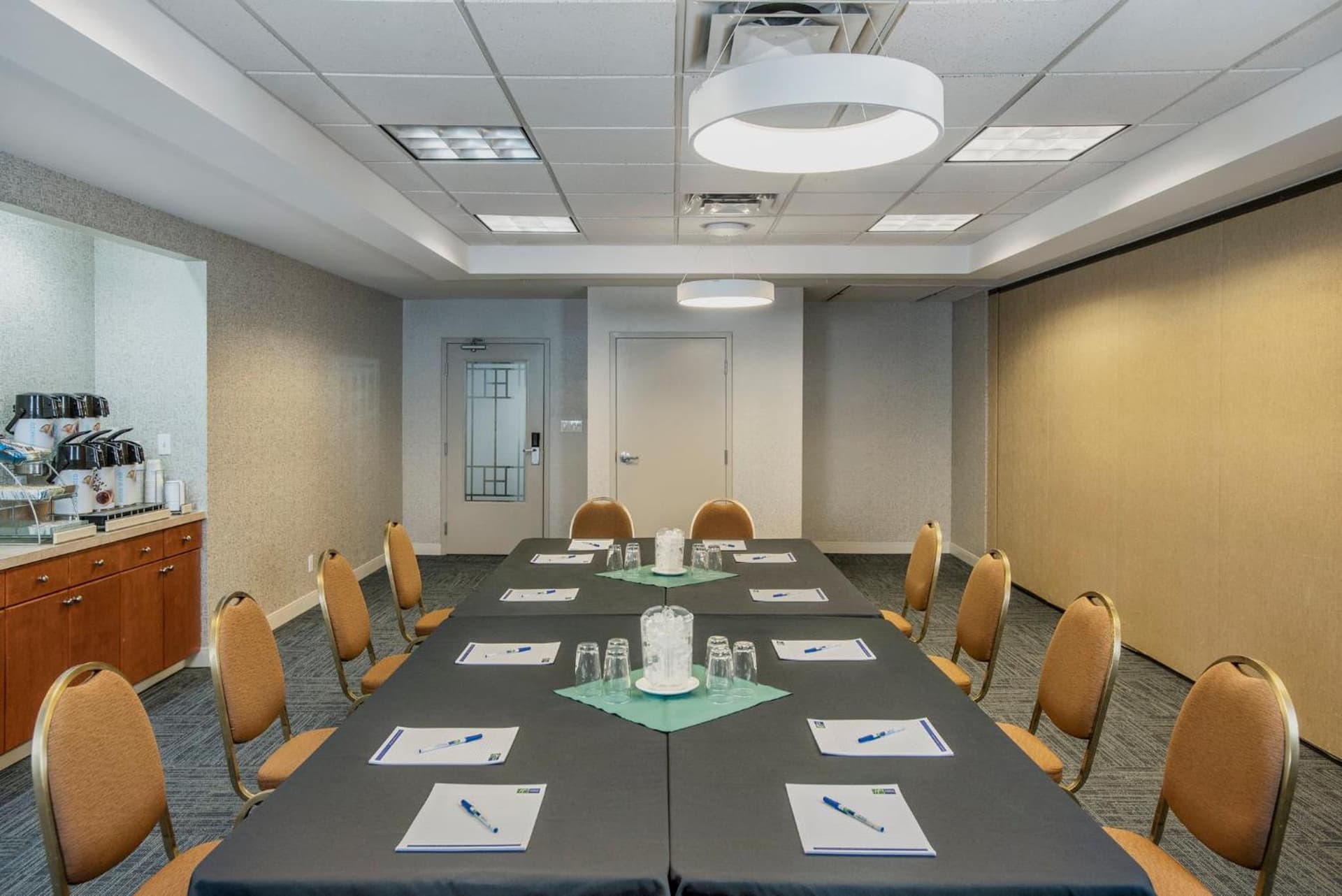 Holiday Inn Express & Suites Medicine Hat by IHG