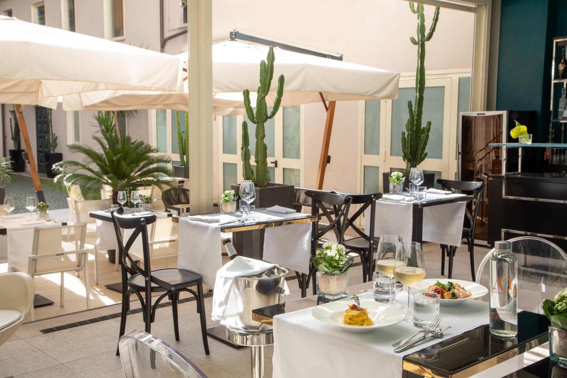 dining