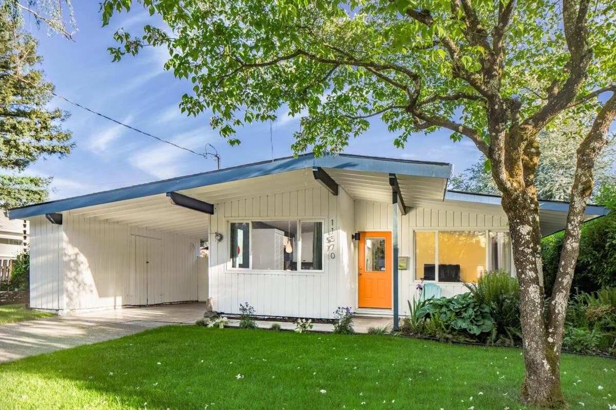 #StayinMyDistrict Modern Mid-Century Retreat