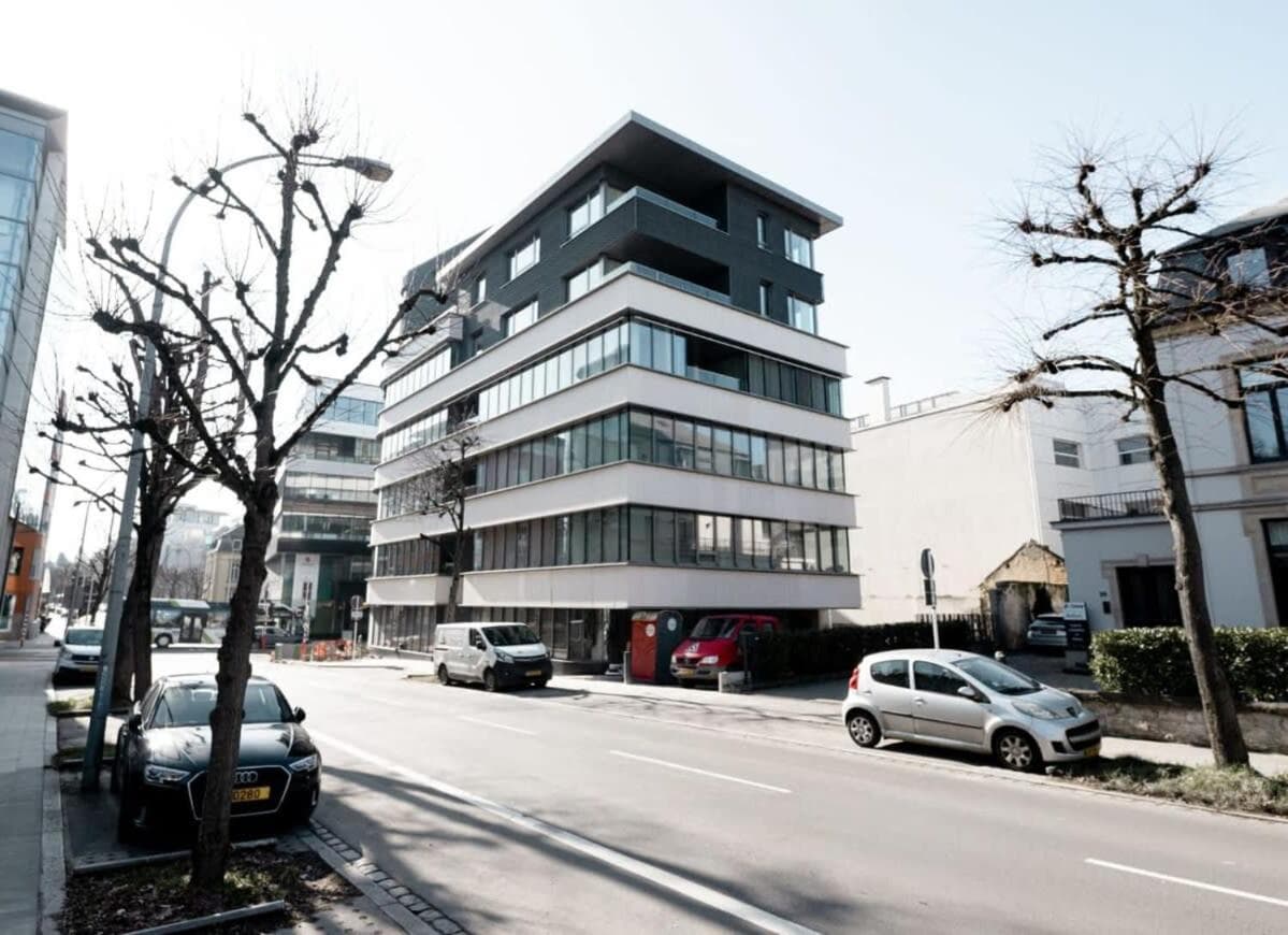 City Luxury with City Views in Ville Haute