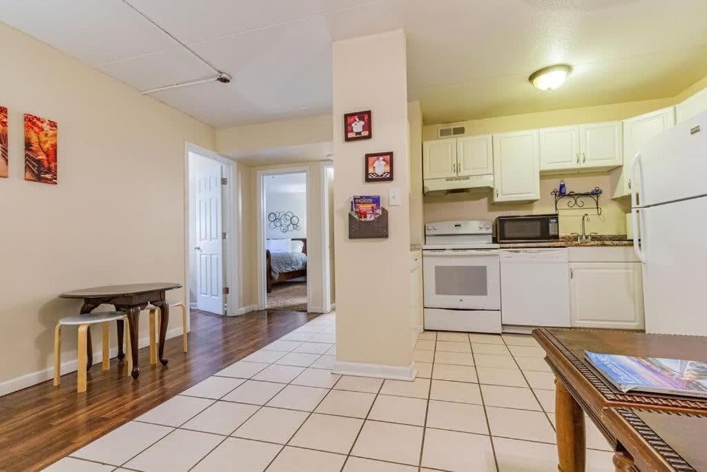 2-bed, 1-bath apartment near I-24, Great location