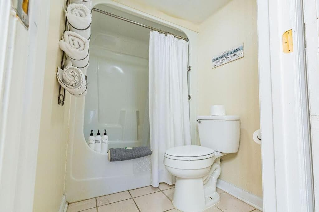 2-bed, 1-bath apartment near I-24, Great location