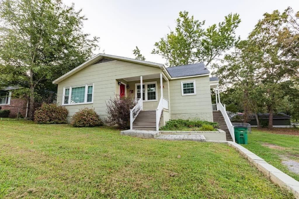 Charming 3-Bedroom Home in Rossville, GA - Family Retreat