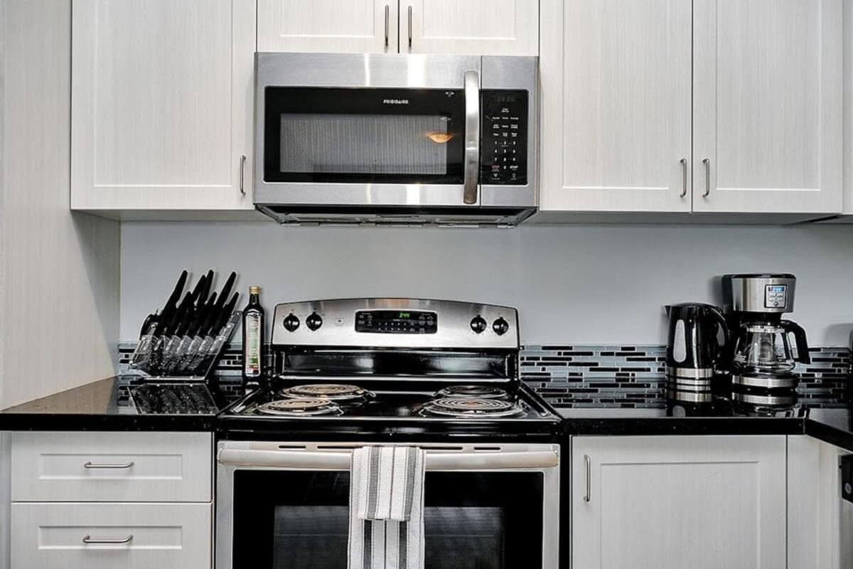 High-end condo downtown Kingston near RMC Queens