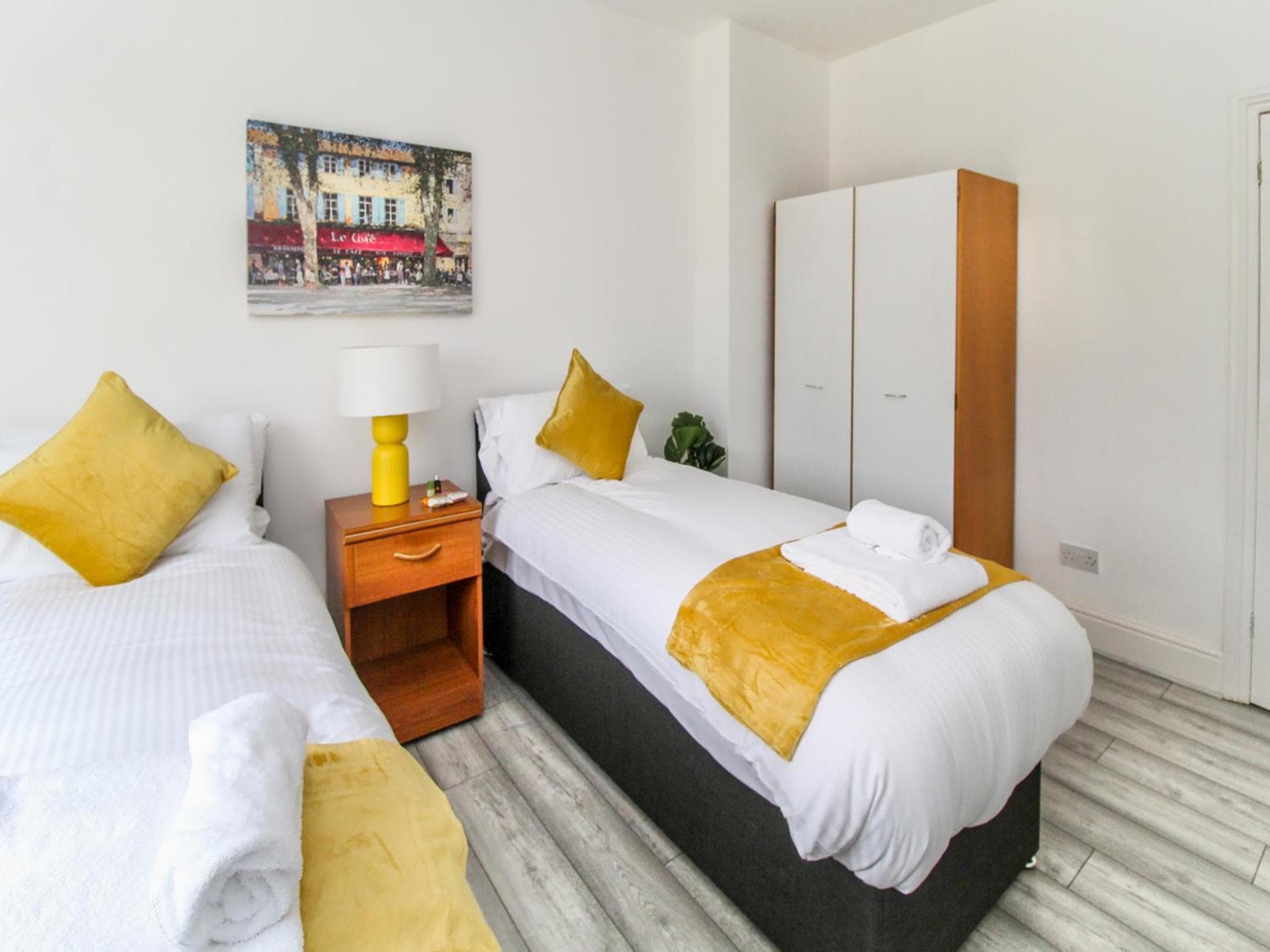 2 Bed House by AV Stays Short Lets Merseyside