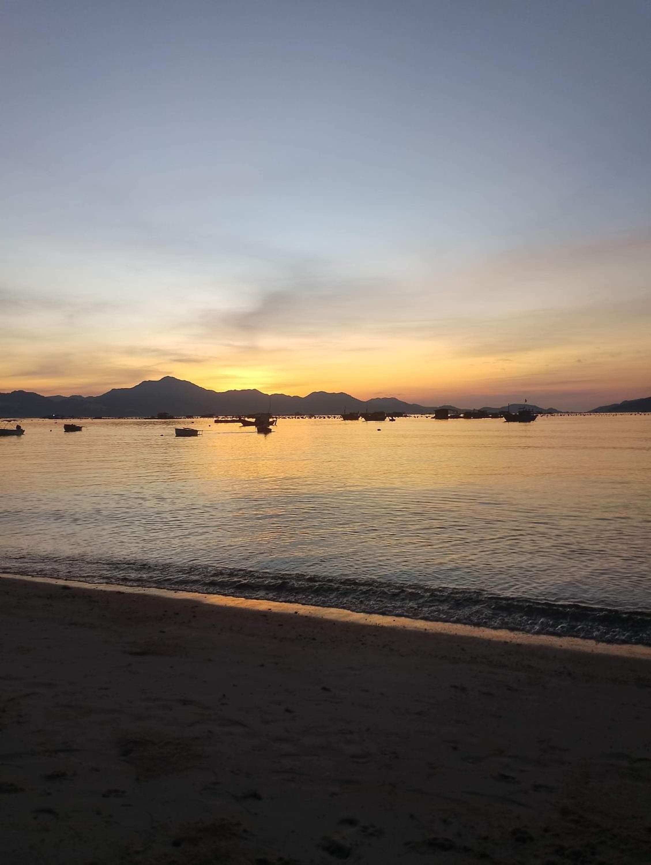 The Sunrise Anh Tu