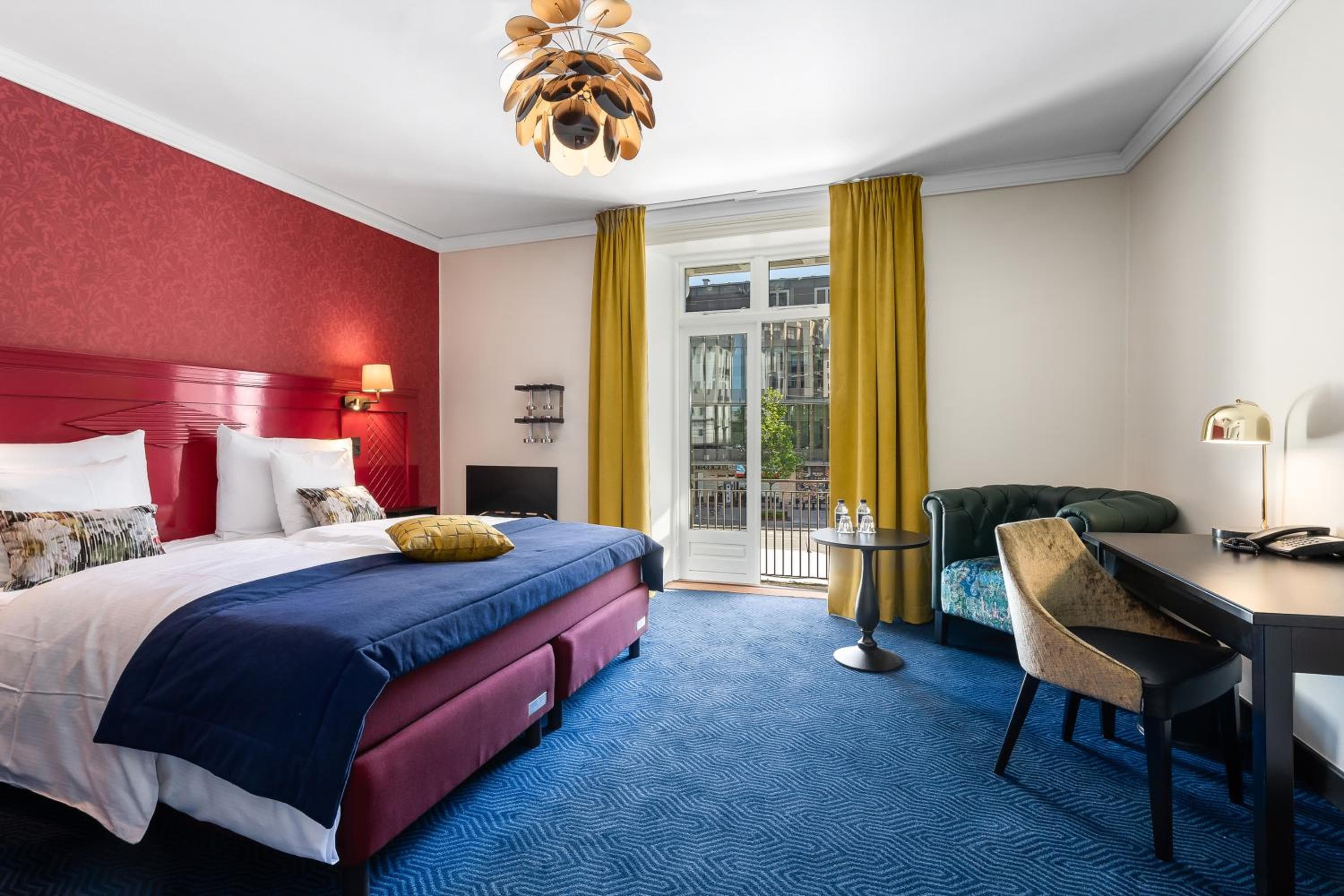 hotel room