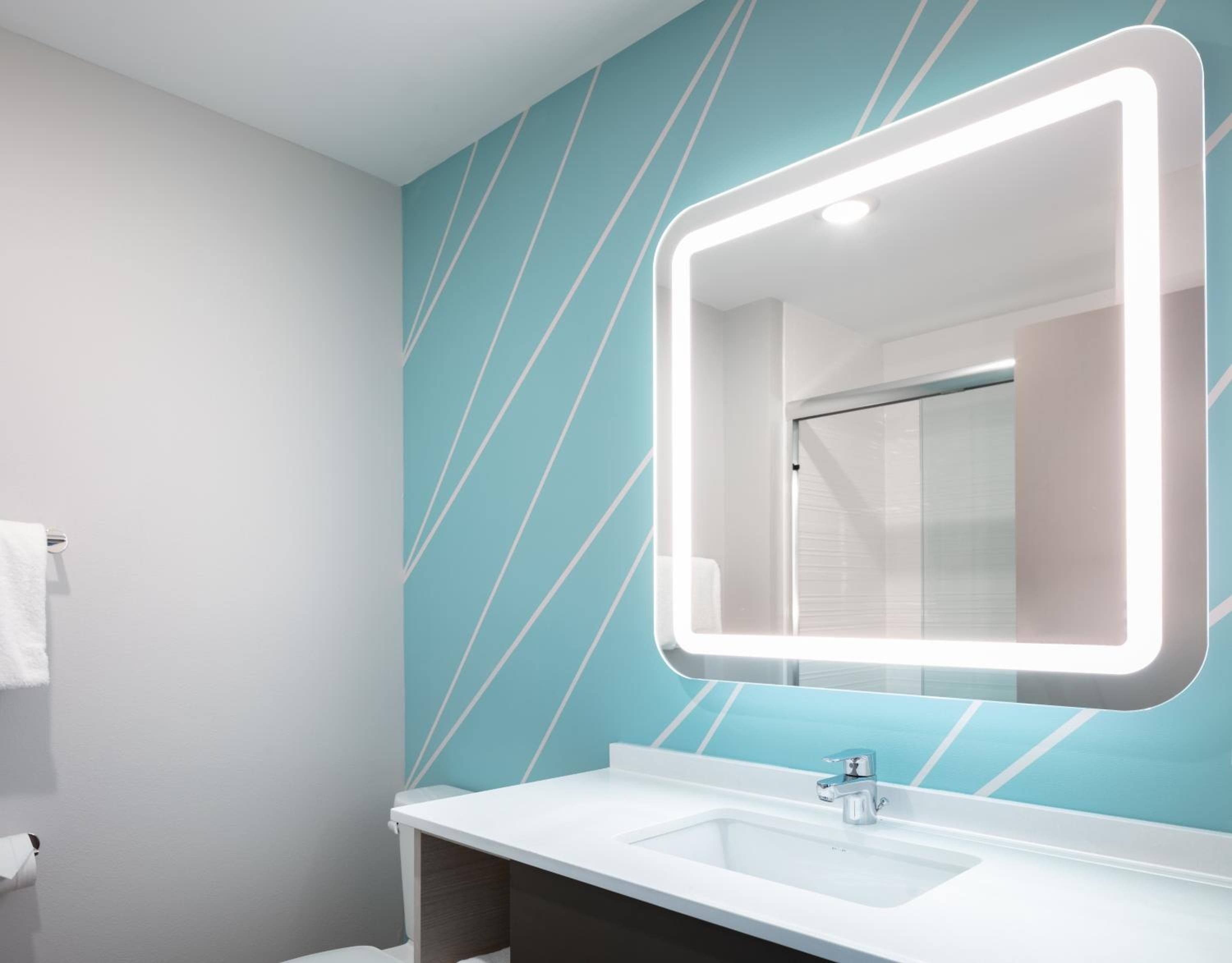 Avid Hotels - Roseville - Minneapolis North by IHG