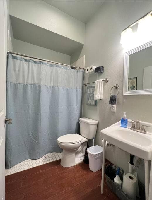 Private rooms in Texas home - Walk to Dwntwn San Antonio
