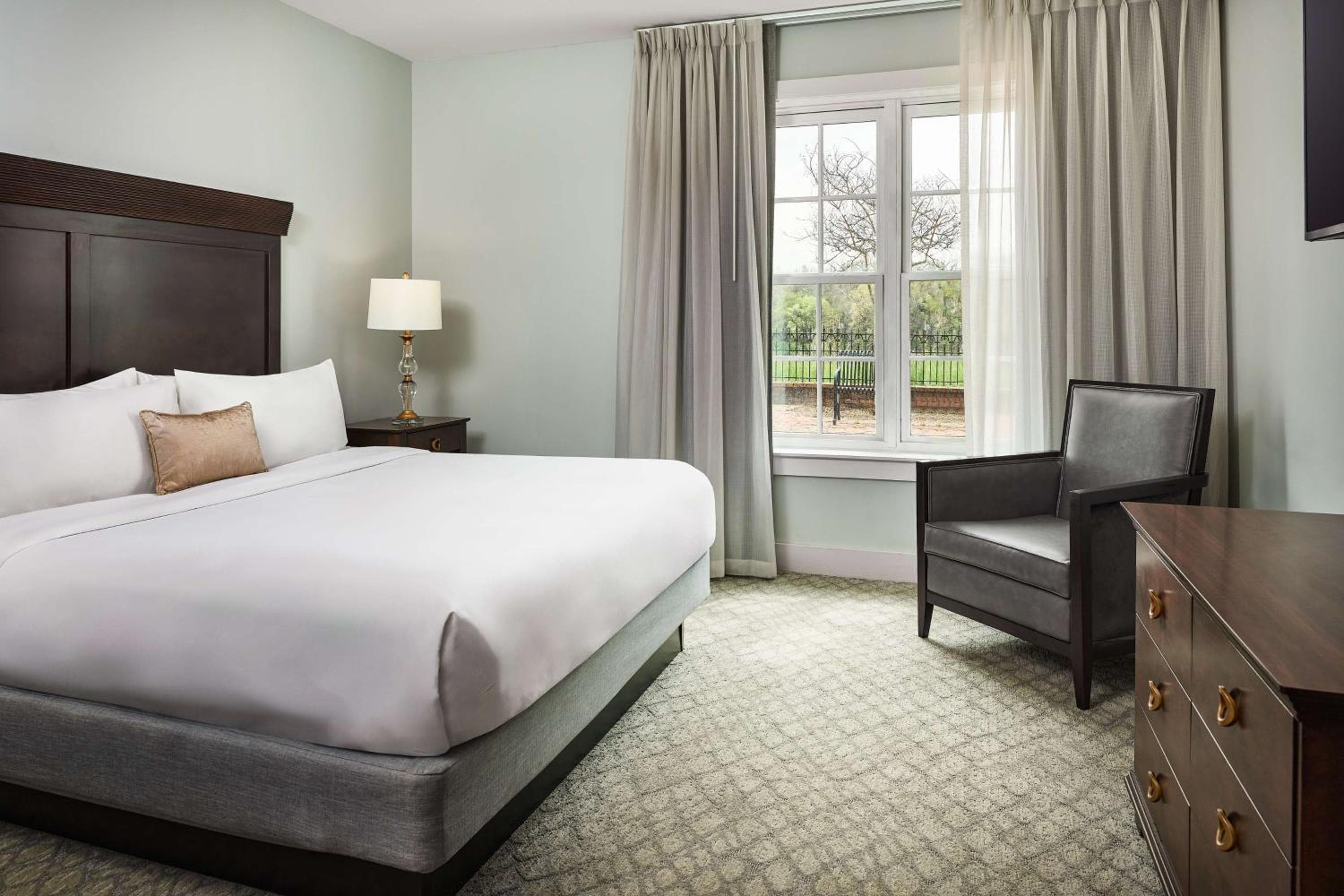 St James Hotel Selma Tapestry Collection by Hilton