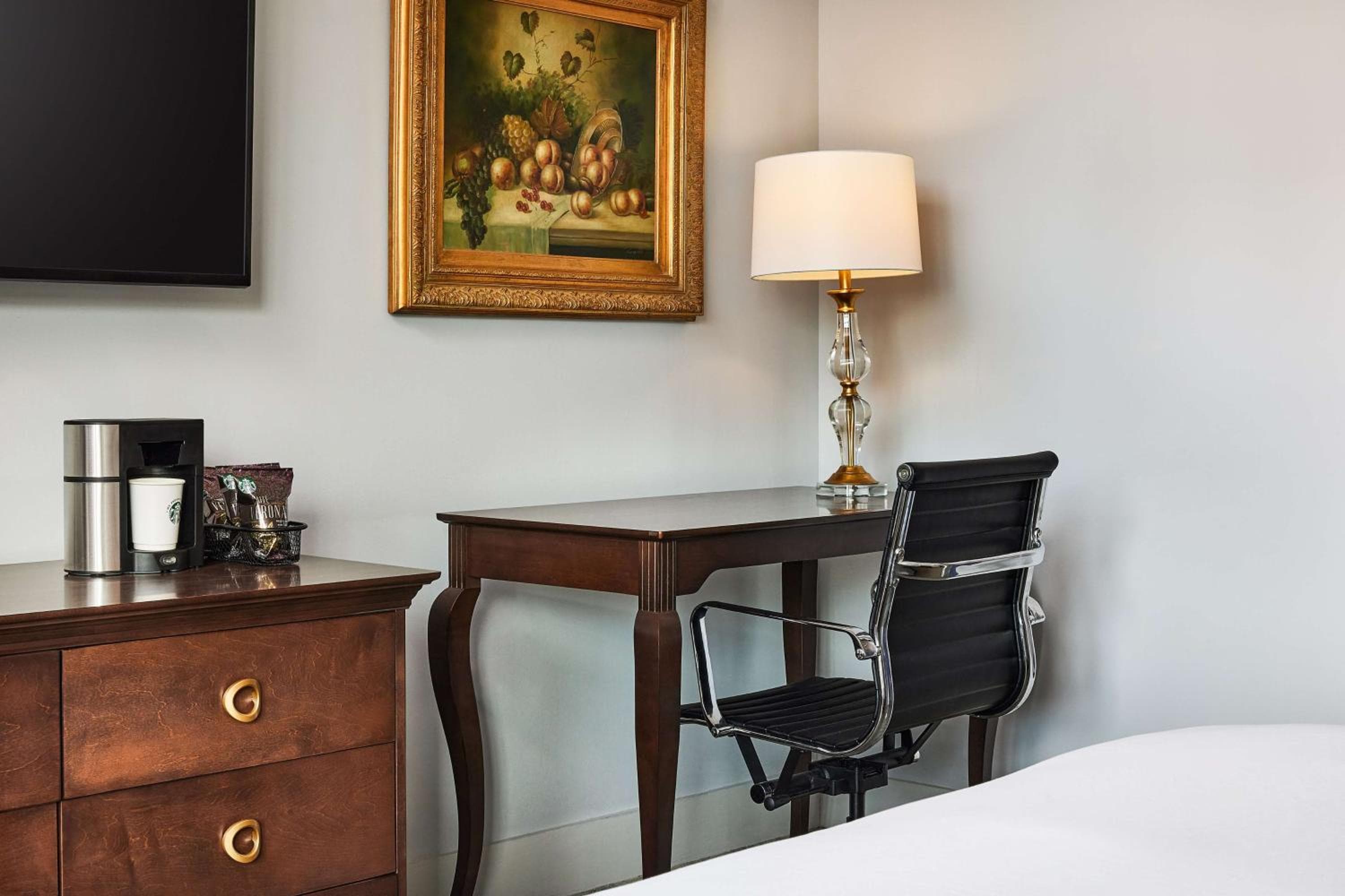 St James Hotel Selma Tapestry Collection by Hilton