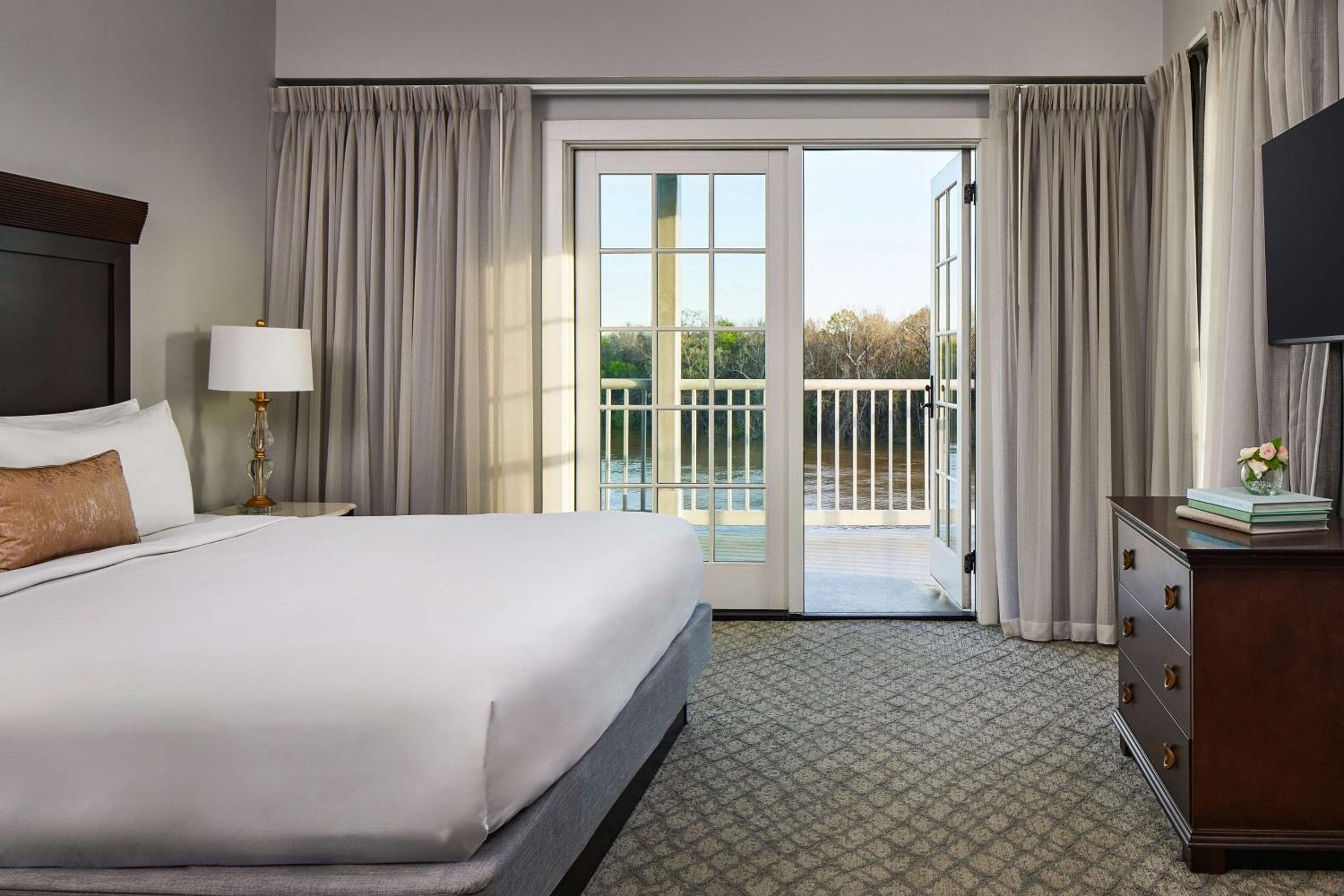 St James Hotel Selma Tapestry Collection by Hilton