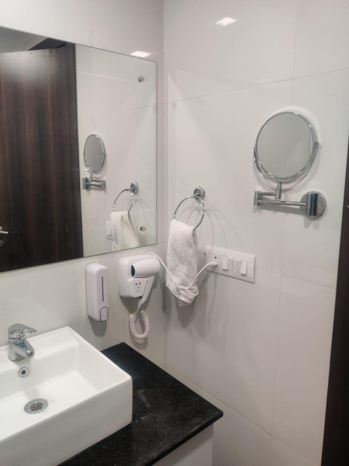 Saltstayz Premier Executive Serviced Apartment - Golf Course Extension Road