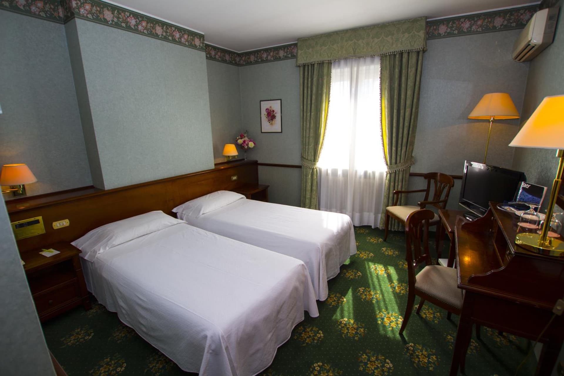 Hotel De La Ville