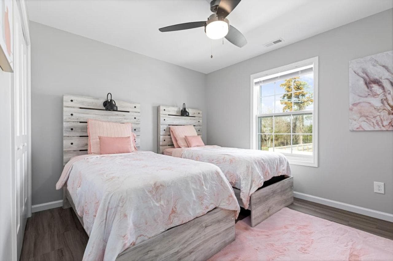 New LUXE APT 3BR Downtown Fay Unit D