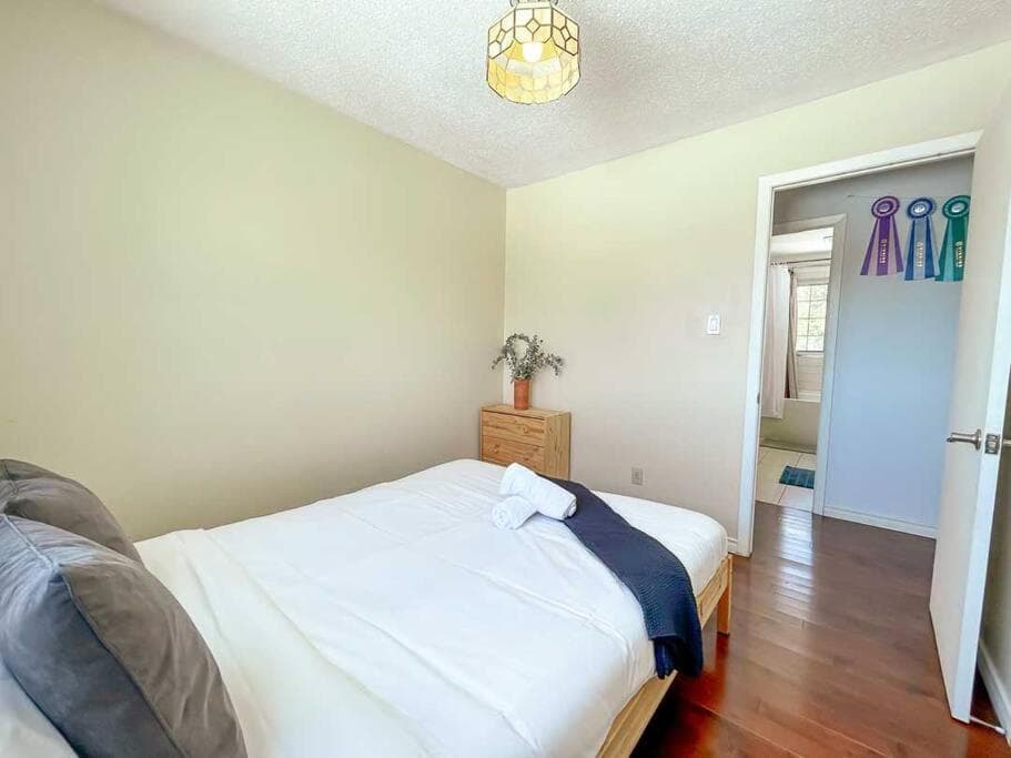 Spacious 5BR home. Close to everything!