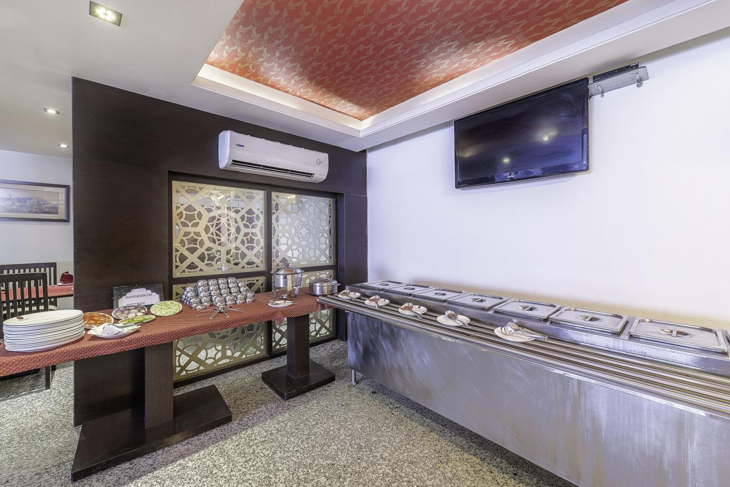 Hotel Raya Inn