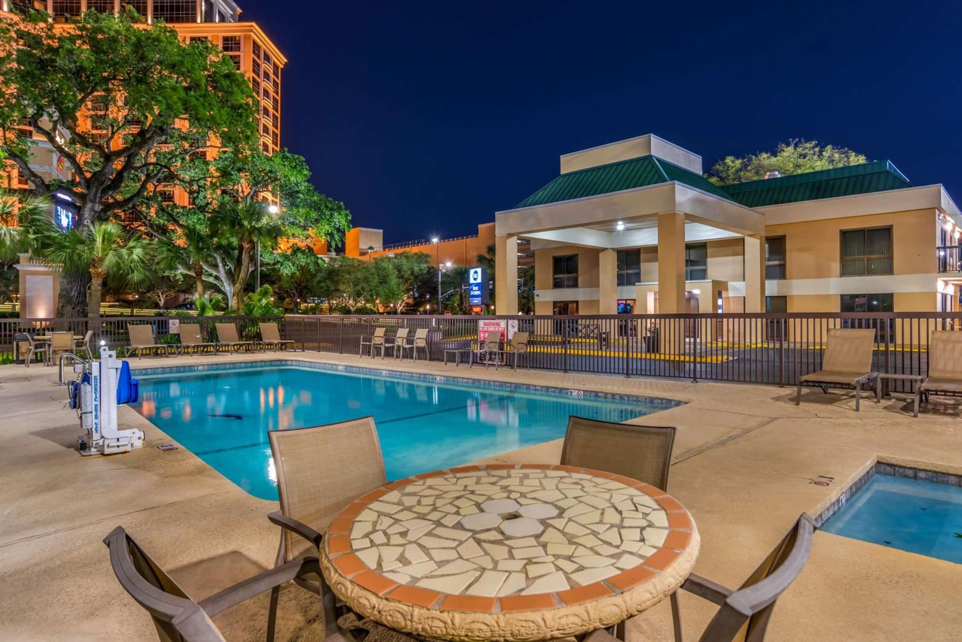 Best Western Oak Manor
