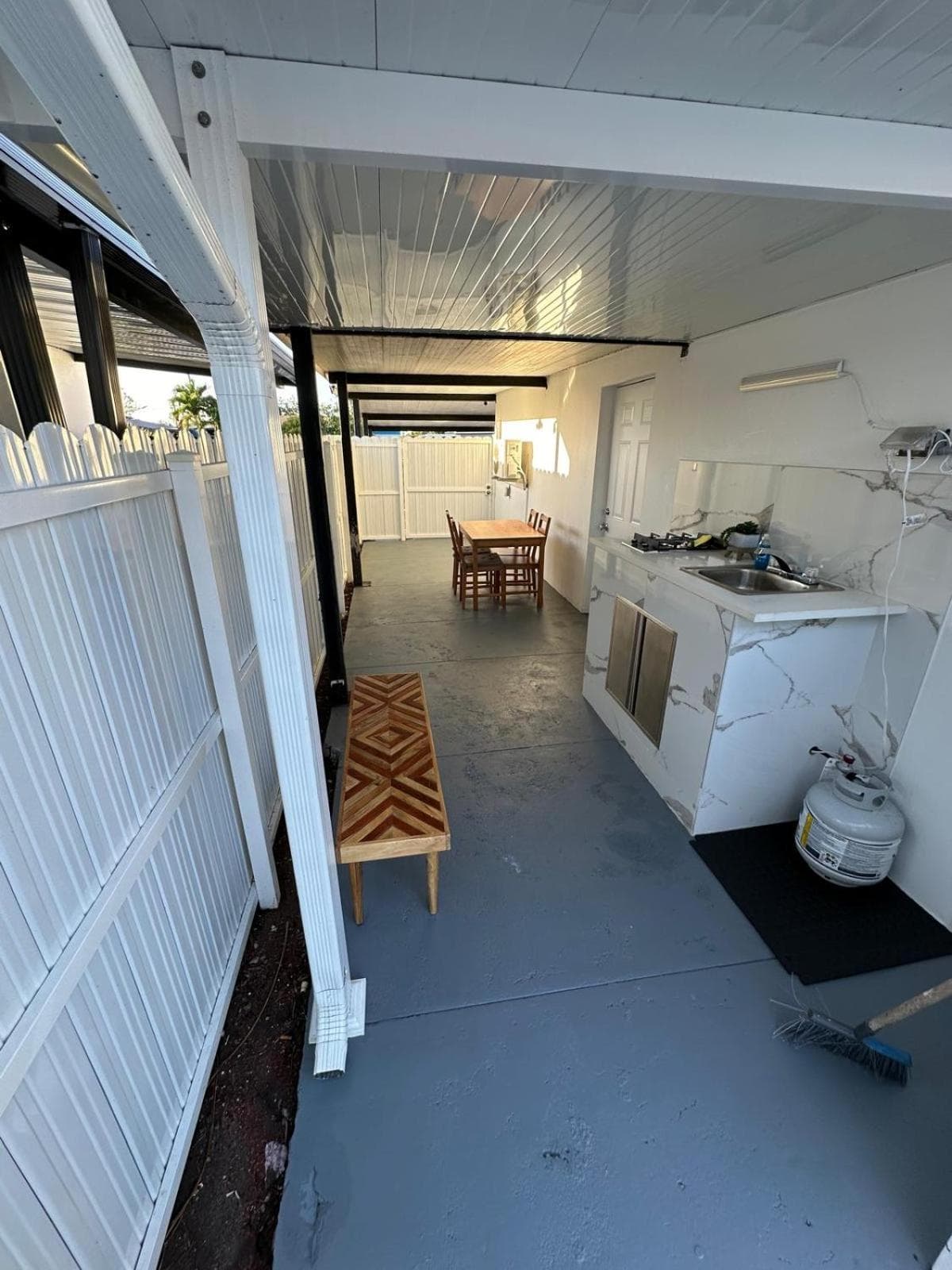 Adrien Guest Studio