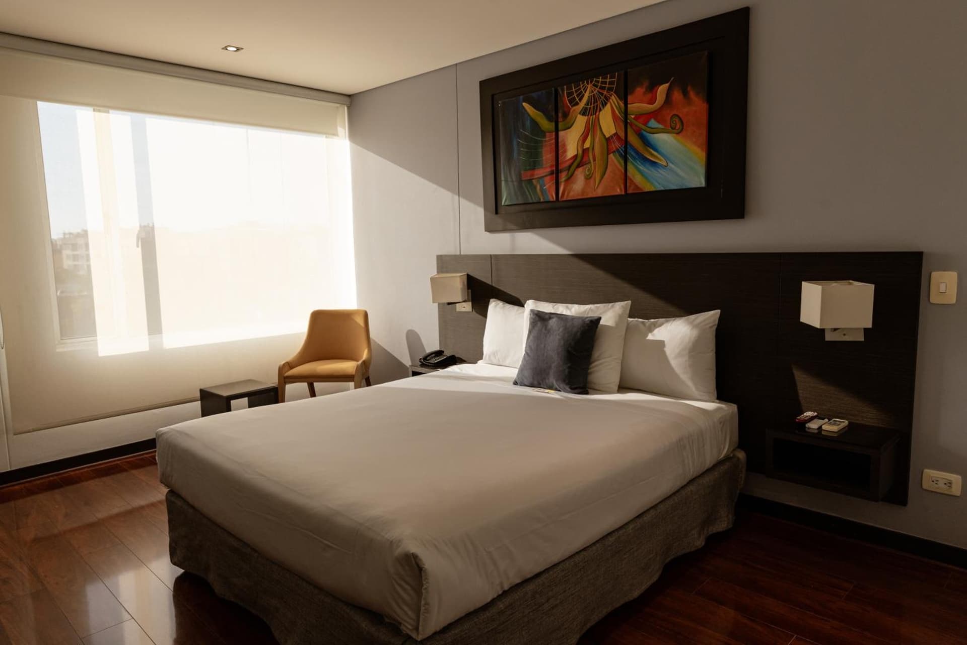 One Sixteen Hotel