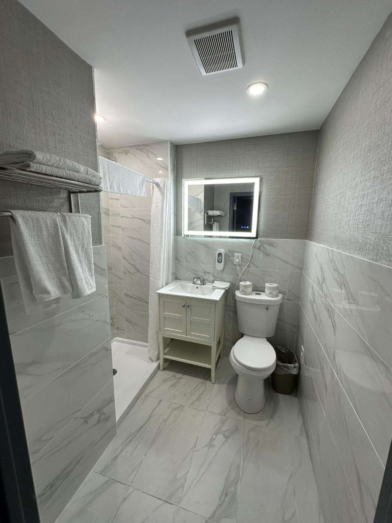 Hotel Fuego Bronx BRAND NEW