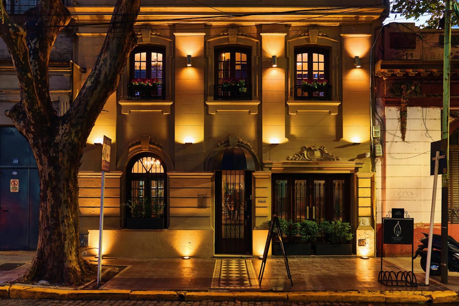 Miravida Soho Hotel & Wine Bar