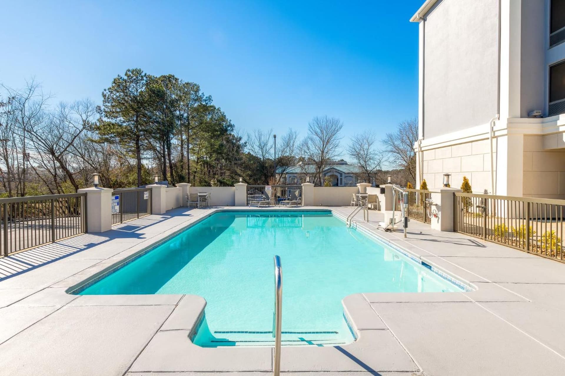 Holiday Inn Express Atlanta West - Theme Park Area by IHG