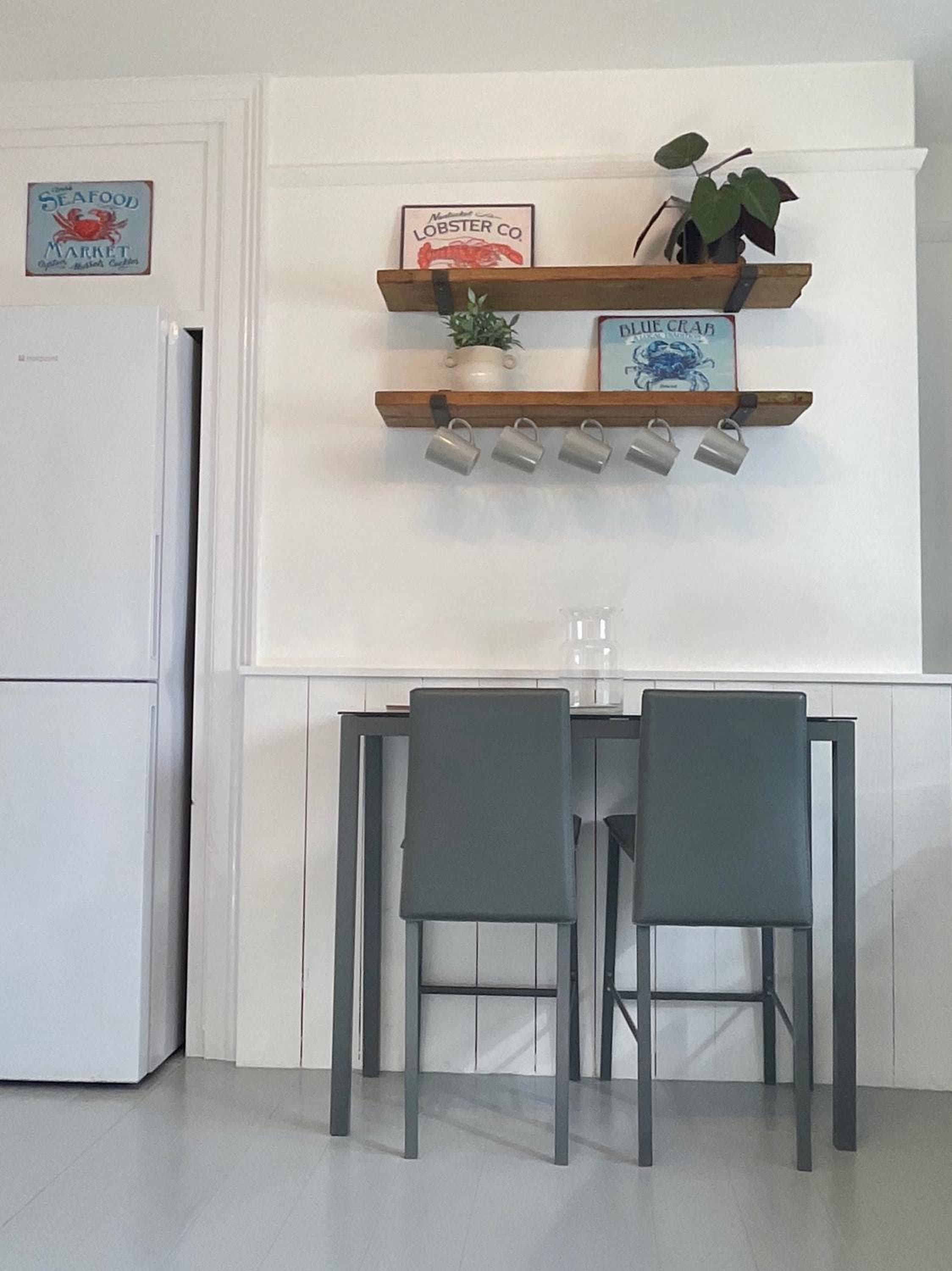 Large 5 bed 3 bath house 300 meters from beach and restaurants