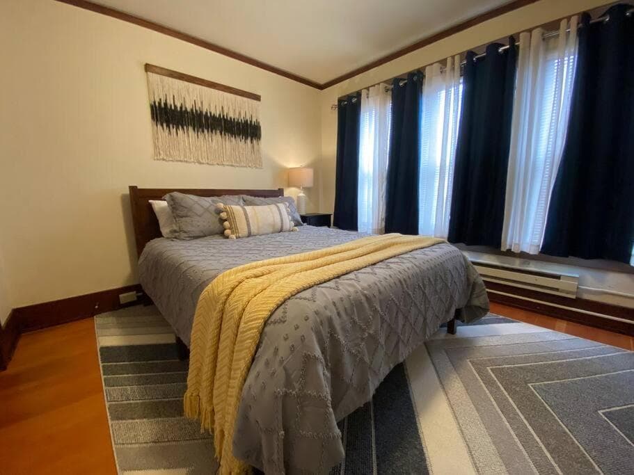 Historic Downtown Flat, # 4
