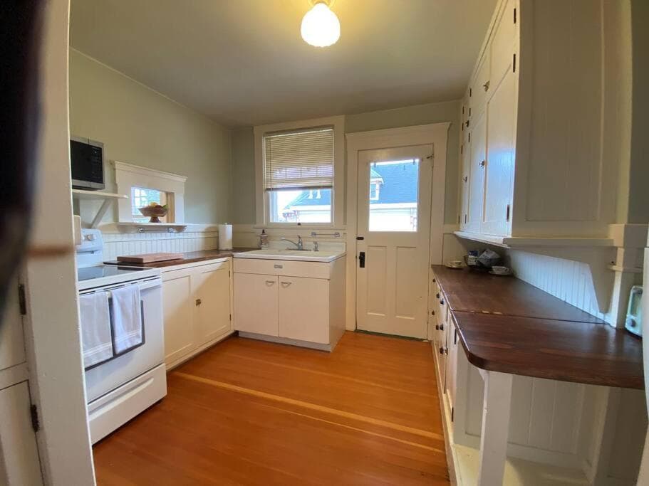 Historic Downtown Flat, # 4