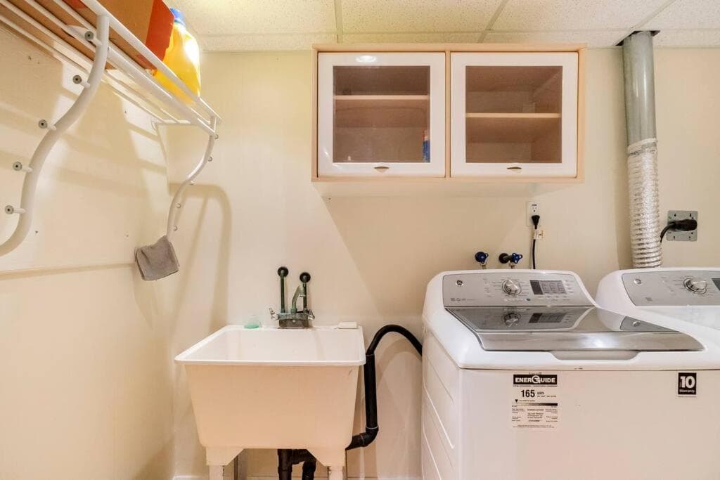 Cozy basement apartment in Newmarket