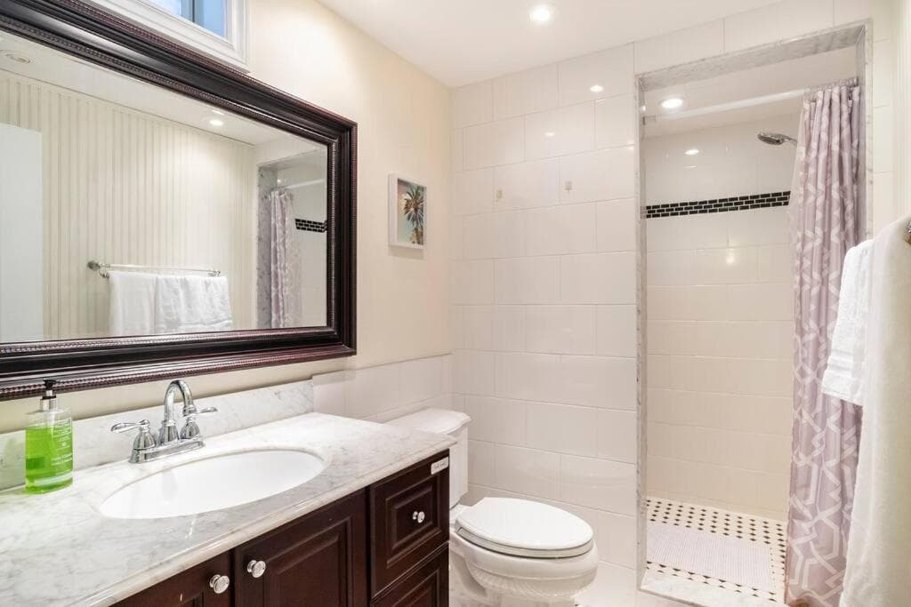 Cozy basement apartment in Newmarket