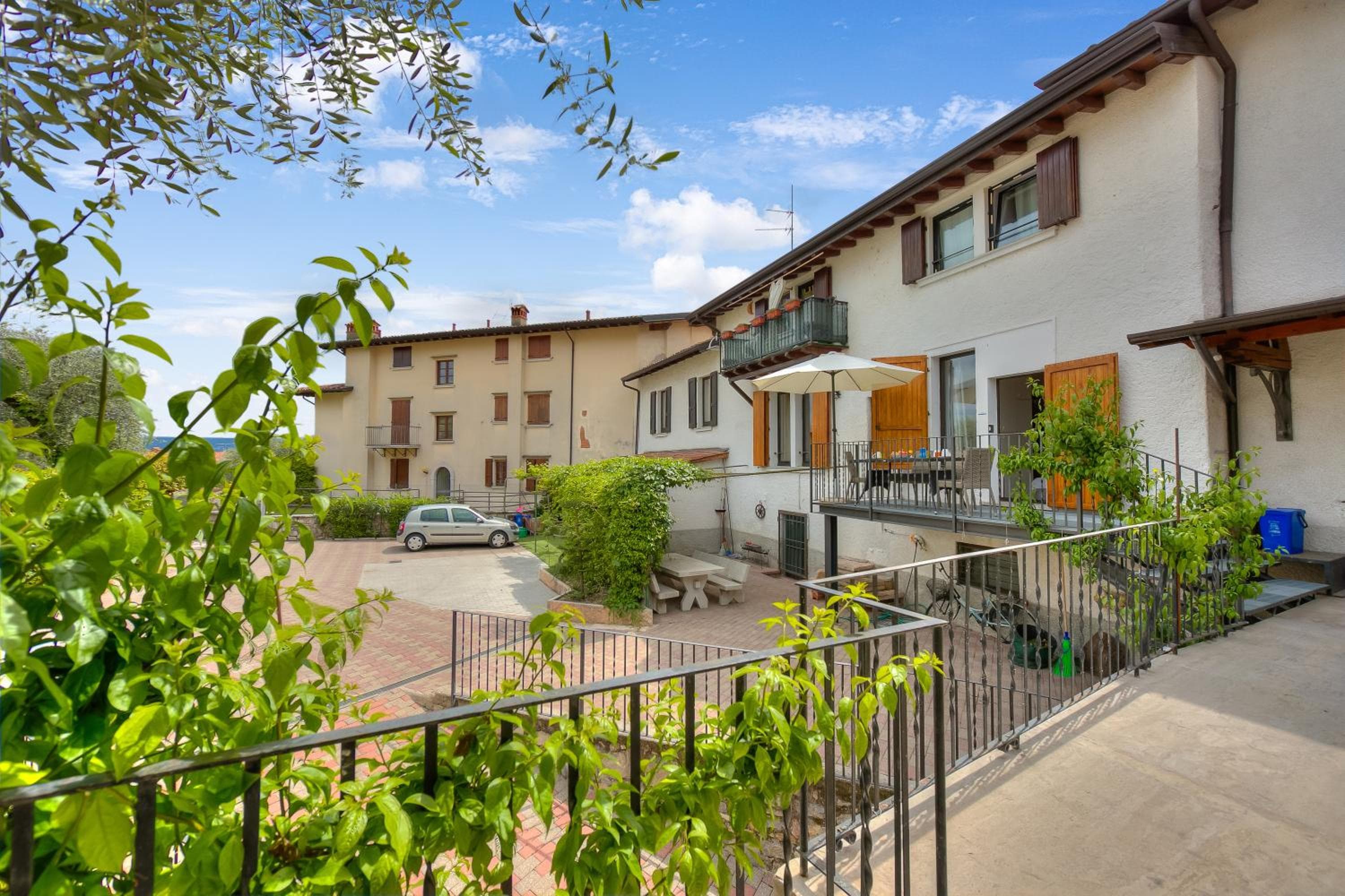 Al Peverì - private parking & near lake - Happy Rentals