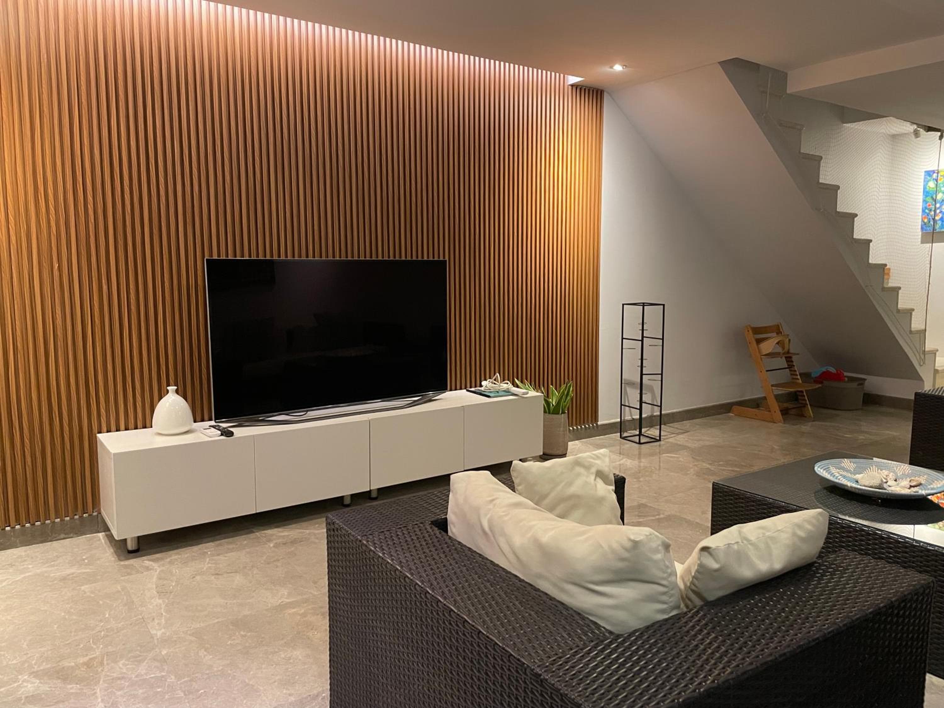 Eagle Beach luxury house, walking distance to the beach