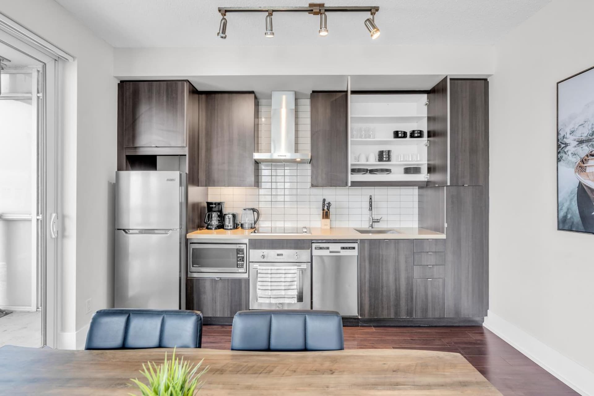 Modern Downtown Suites
