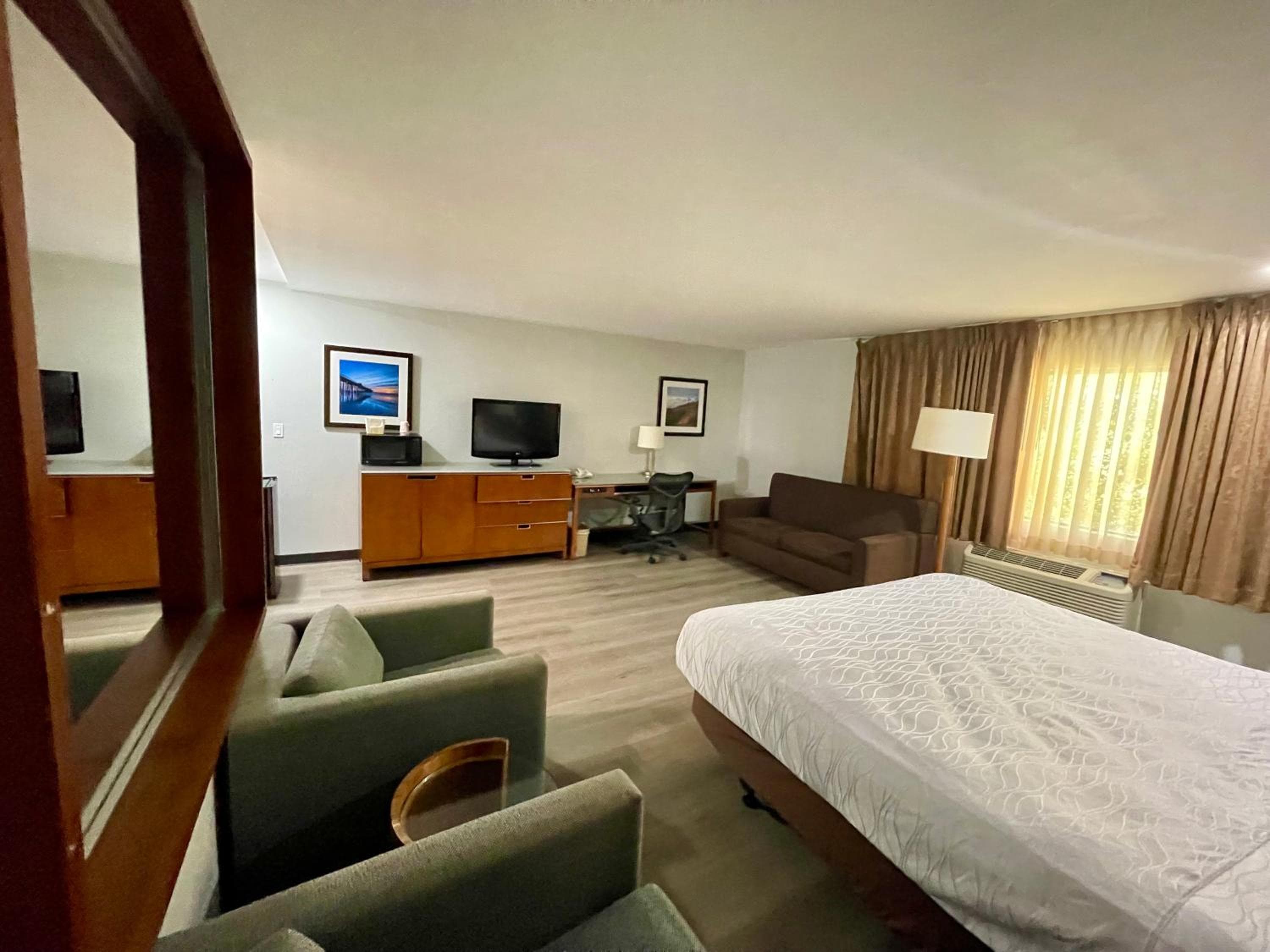 Portside Inn & suites