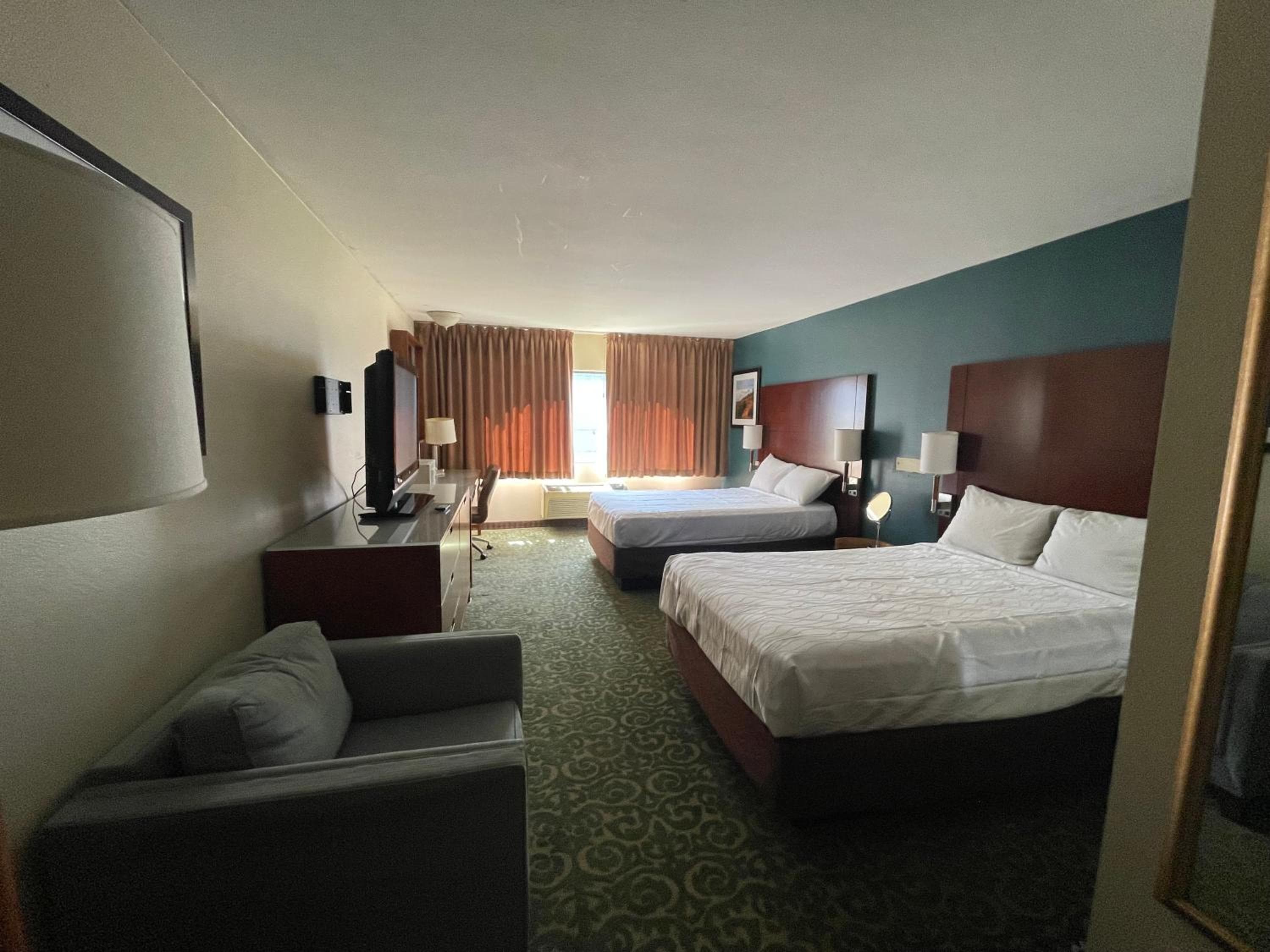 Portside Inn & suites