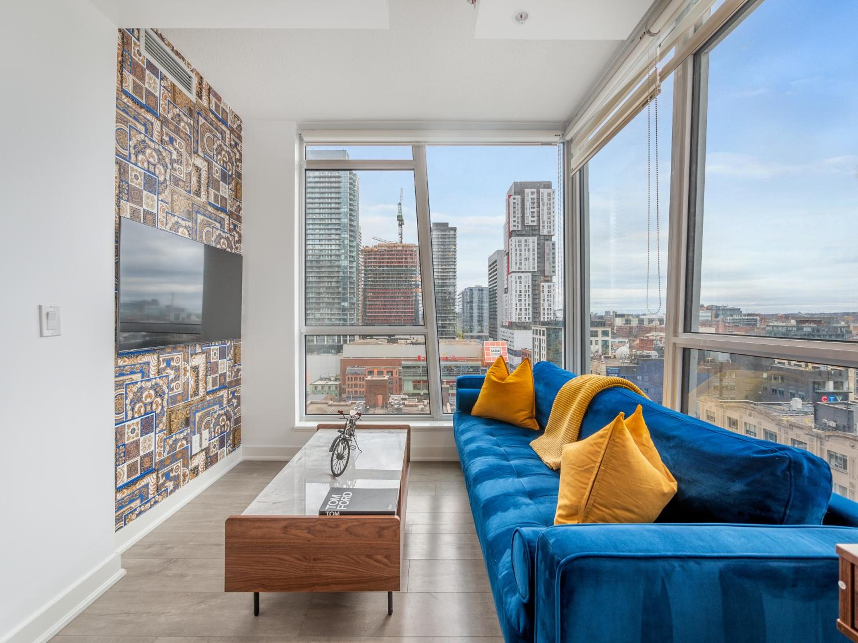 Boutique Vista Two Bedroom Suite - Toronto's Entertainment District