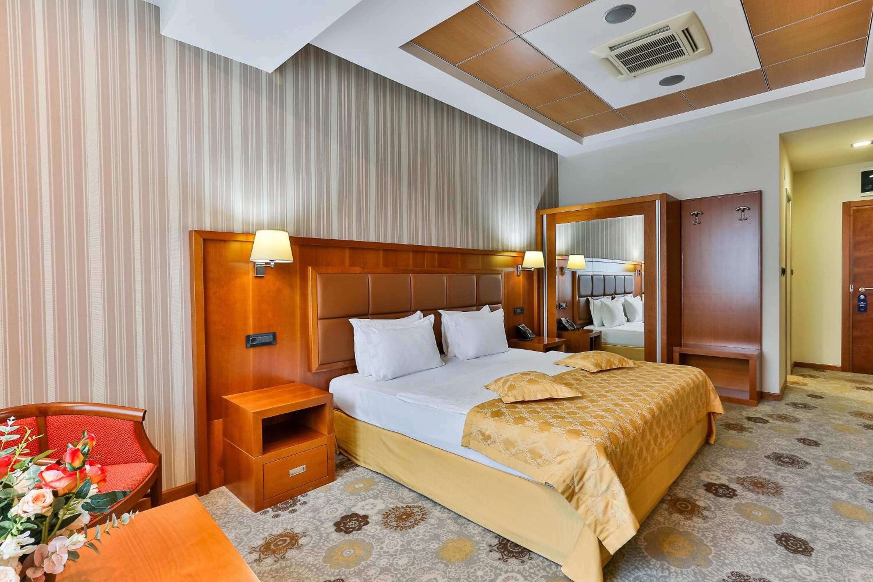 Kings Park Hotel